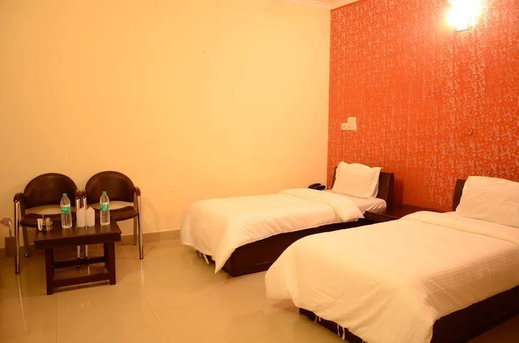 Hotel Le Princess @ Airport 뉴델리 외부 사진
