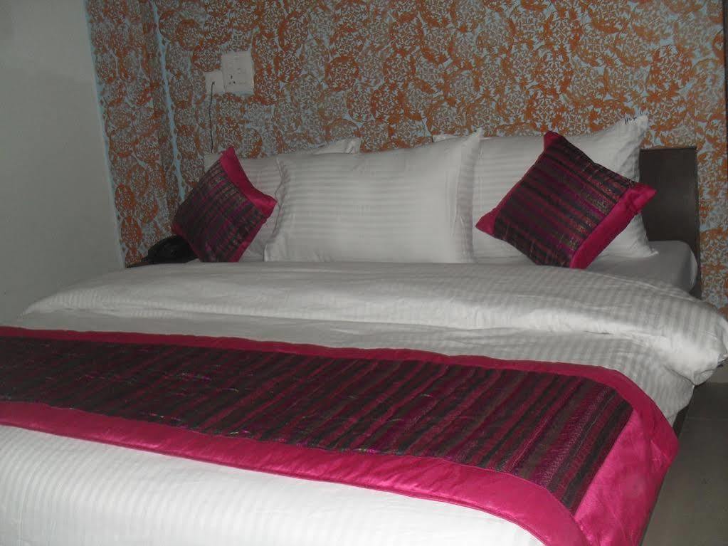 Hotel Le Princess @ Airport 뉴델리 외부 사진