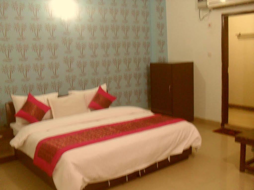 Hotel Le Princess @ Airport 뉴델리 외부 사진